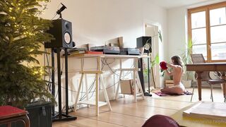 Anna Ralphs Surprising BF With Sex on Christmas