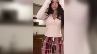 Aishah Sofey Striåpping To Underwear in Bedroom