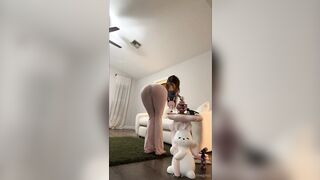 Megnutt02Stripping Sloiwly And Showing Natural Ass