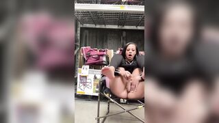 Amateur Baddie Squirts In Grocery Store