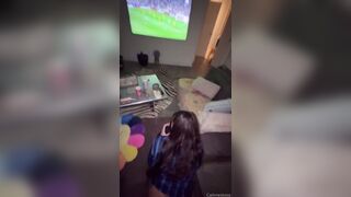 Callmeslooo Gets Fucked By Big Dick While Watching TV