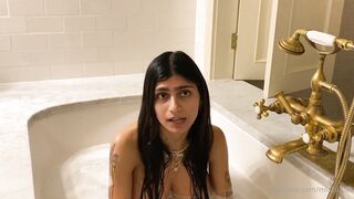 Mia Khalifa Hot Livestream In Bathtub