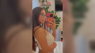 Sophieraiin Rubbing Perfect Tight Pussy