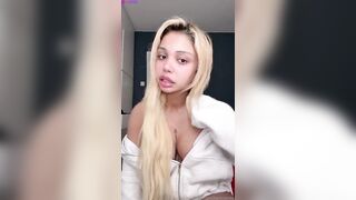 Big Titty Norwegian Henniwd Giving Jerk Off Instructions